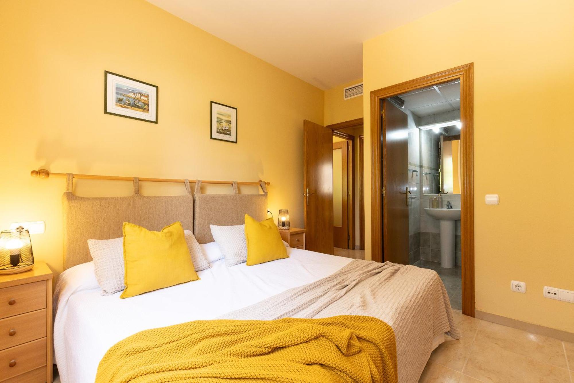 Uhc Golden Pineda Apartments La Pineda Εξωτερικό φωτογραφία